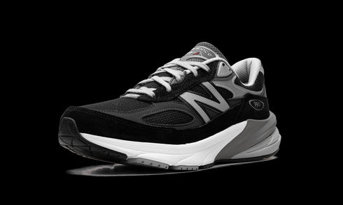990v6 "Black / Silver"